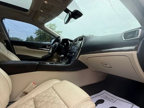 Used 2016 Nissan Maxima Platinum FWD image 9