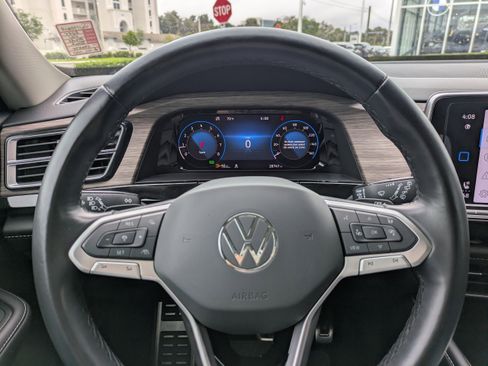 Certified 2024 Volkswagen Atlas SEL Premium R-Line image 31