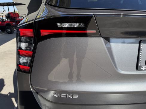 Used 2025 Nissan Kicks SR w/ SR Premium Package image 14