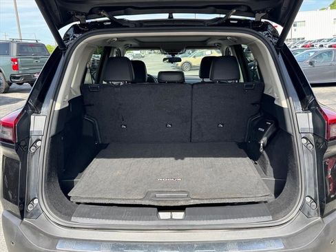 Used 2023 Nissan Rogue SV w/ SV Premium Package AWD/4WD image 18