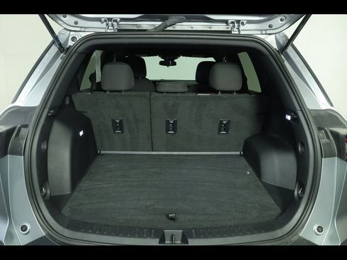 Used 2025 Chevrolet Equinox LT image 11