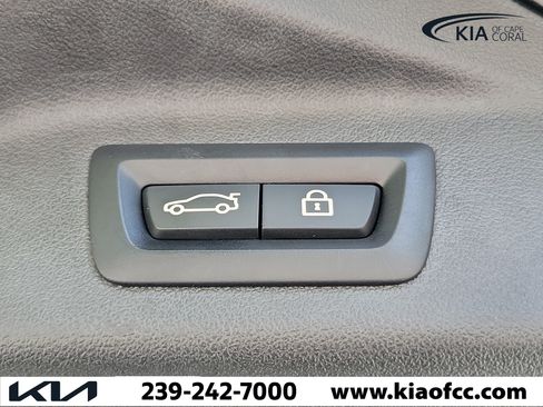 Used 2023 BMW X7 xDrive40i AWD/4WD image 12