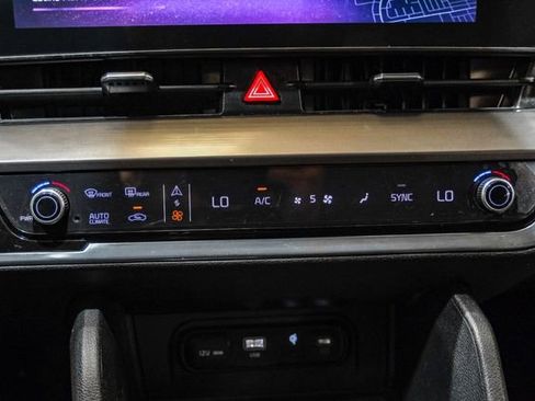 Used 2023 Kia Sportage EX image 29