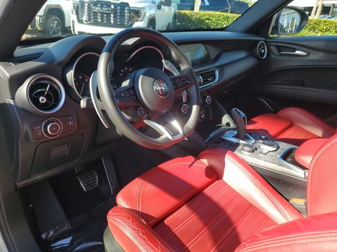 Used 2022 Alfa Romeo Stelvio Sprint image 9