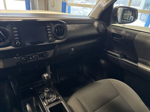 Used 2020 Toyota Tacoma SR image 19