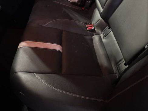 Used 2025 Toyota Camry SE image 9