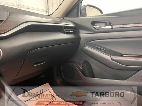 Used 2025 Nissan Altima 2.5 SV FWD image 44