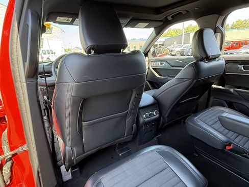 Used 2025 Ford Explorer ST-Line image 18
