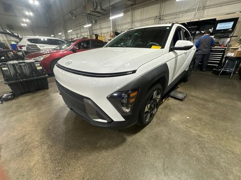 Certified 2024 Hyundai Kona SEL FWD image 3