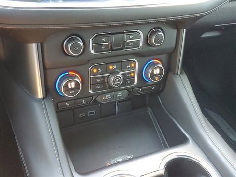 Used 2022 Chevrolet Tahoe Z71 w/ Luxury Package image 24