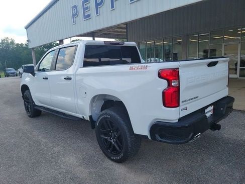 Used 2022 Chevrolet Silverado 1500 LT Trail Boss w/ Convenience Package II AWD/4WD image 3