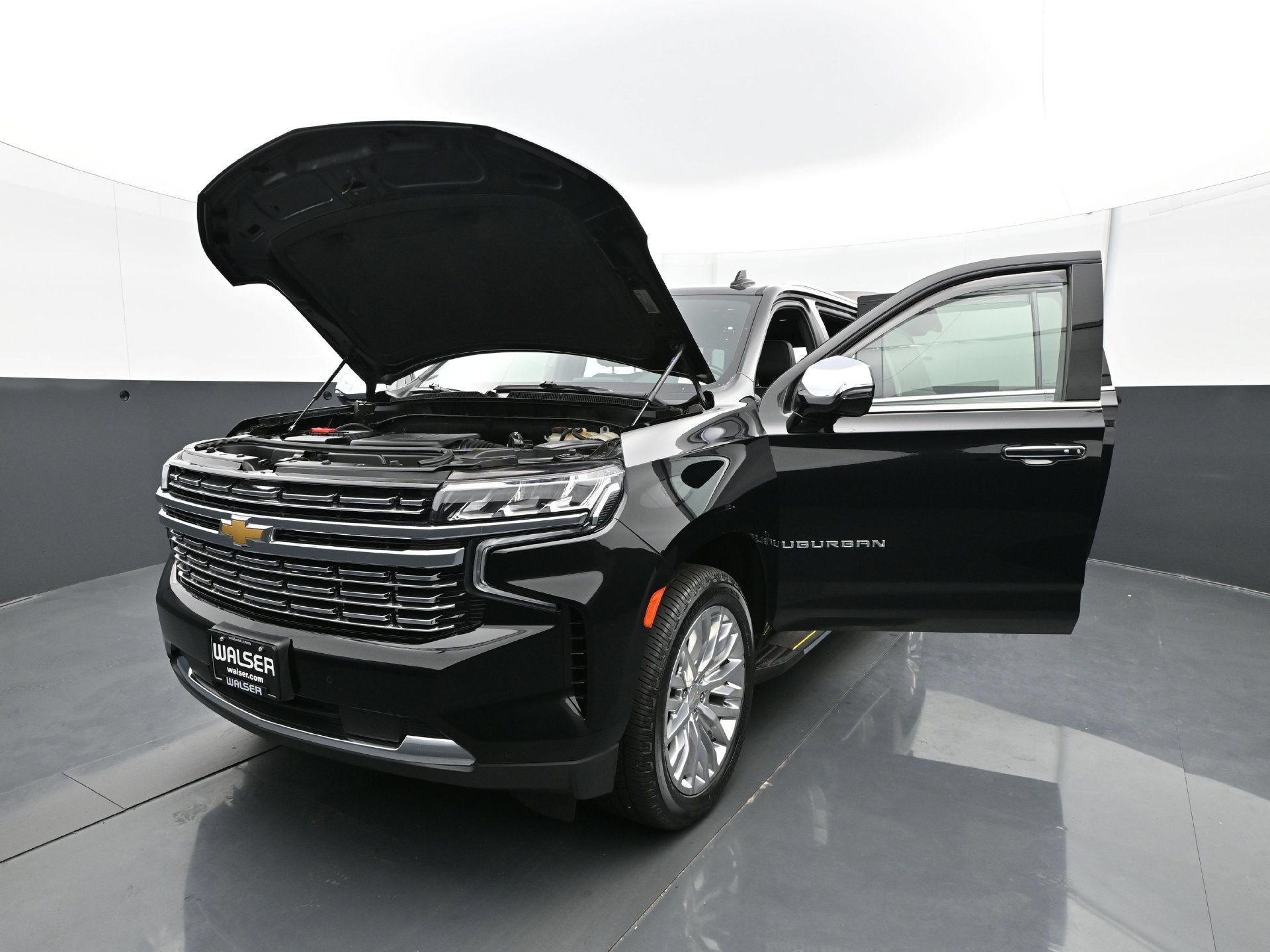 Used 2023 Chevrolet Suburban Premier AWD/4WD image 36