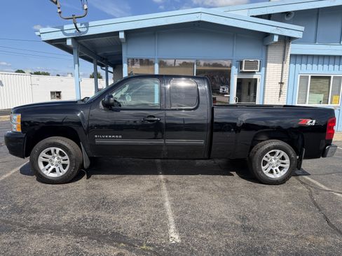 Used 2013 Chevrolet Silverado 1500 LTZ w/ LTZ Plus Package AWD/4WD image 2