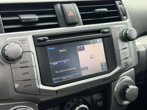 Used 2014 Toyota 4Runner SR5 Premium image 30