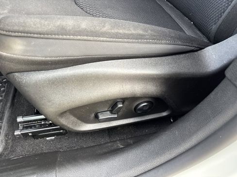 Used 2018 Jeep Renegade Altitude w/ Cold Weather Group image 16