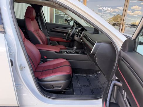 Used 2025 MAZDA CX-50 AWD 2.5 Hybrid w/ Premium Pkg image 22