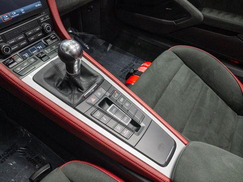 Used 2023 Porsche 718 Boxster Spyder RWD image 15