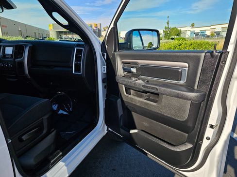 Used 2024 RAM 1500 Warlock RWD image 28