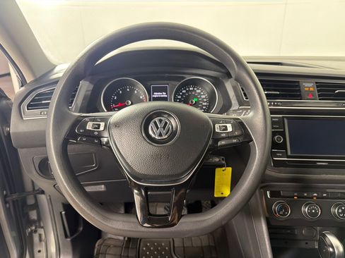 Used 2020 Volkswagen Tiguan S FWD image 13