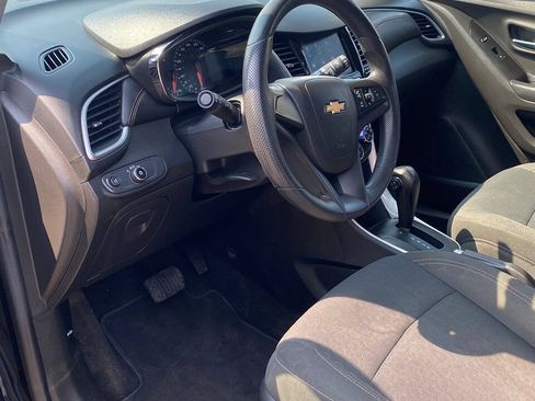 Used 2021 Chevrolet Trax LS FWD image 18