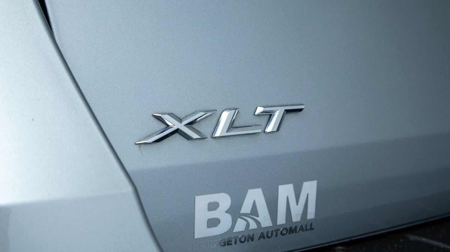 Used 2023 Ford Explorer XLT w/ Equipment Group 202A AWD/4WD image 30