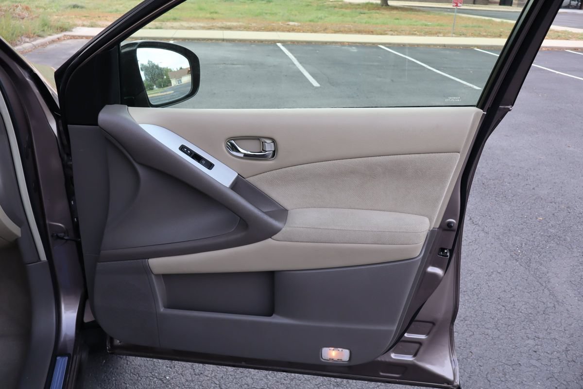 Used 2013 Nissan Murano S AWD/4WD image 26