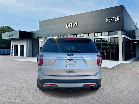 Used 2017 Ford Explorer Limited w/ Equipment Group 301A image 7