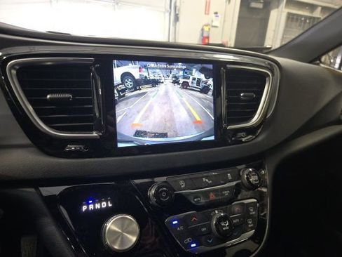 Used 2019 Chrysler Pacifica Touring Plus w/ S Appearance Package image 16