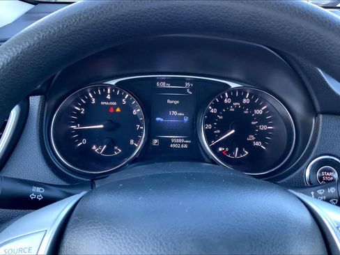 Used 2014 Nissan Rogue SV w/ SV Premium Package image 26