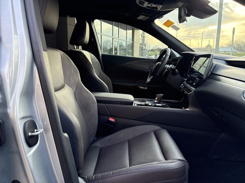 Used 2025 Lexus RX 350 w/ Convenience Package image 33