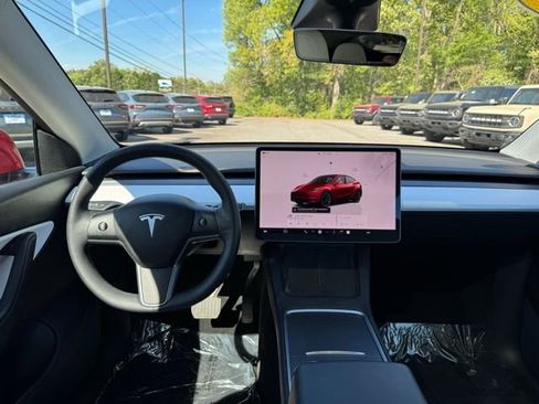 Used 2022 Tesla Model Y Long Range AWD/4WD image 19