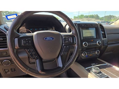 Used 2018 Ford Expedition Limited RWD image 31