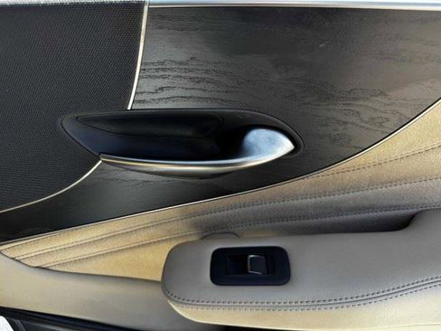 Used 2023 Lexus LS 500 w/ Accessory Package (Z2) RWD image 46
