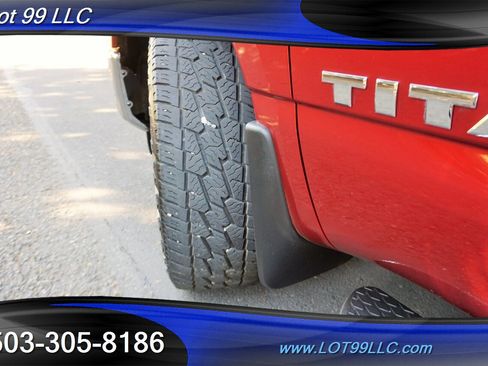 Used 2017 Nissan Titan SL image 4