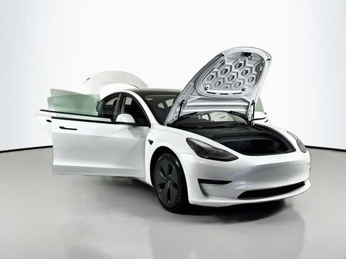 Used 2023 Tesla Model 3 Standard Range RWD image 28