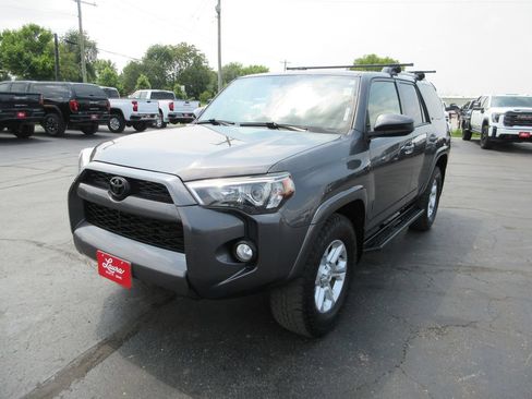 Used 2019 Toyota 4Runner SR5 RWD image 11