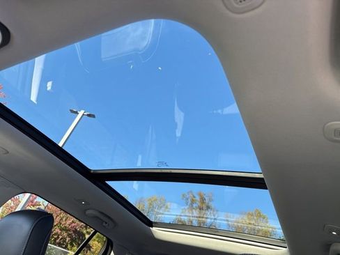 Used 2022 Jeep Grand Cherokee Limited image 5