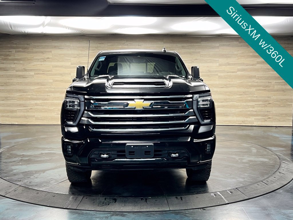 Used 2024 Chevrolet Silverado 3500 High Country w/ High Country Premium Package AWD/4WD image 9