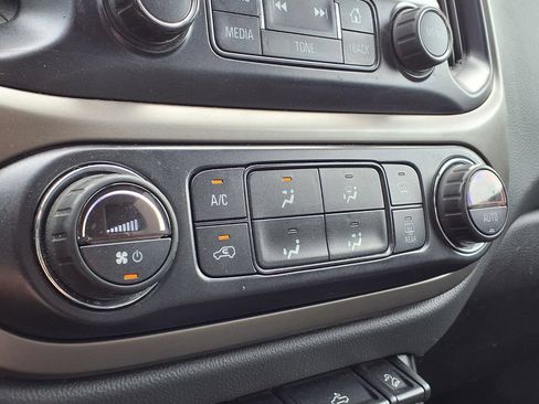 Used 2015 Chevrolet Colorado Z71 AWD/4WD image 20