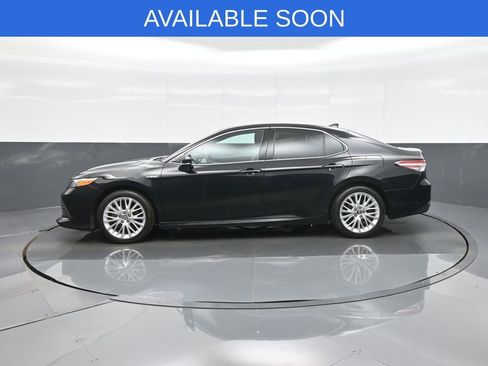 Used 2020 Toyota Camry XLE FWD image 4