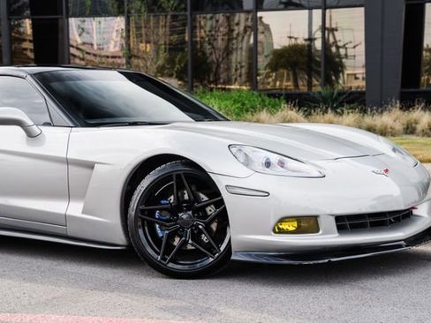 Used 2005 Chevrolet Corvette Coupe w/ Preferred Equipment Group image 47