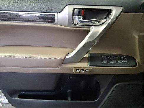 Used 2023 Lexus GX 460 Premium image 16