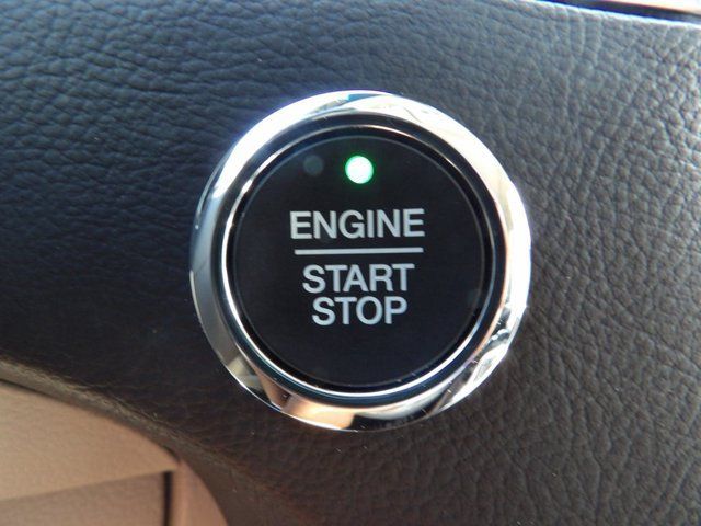 Used 2018 Ford Edge Titanium w/ Ford Safe & Smart Package FWD image 21