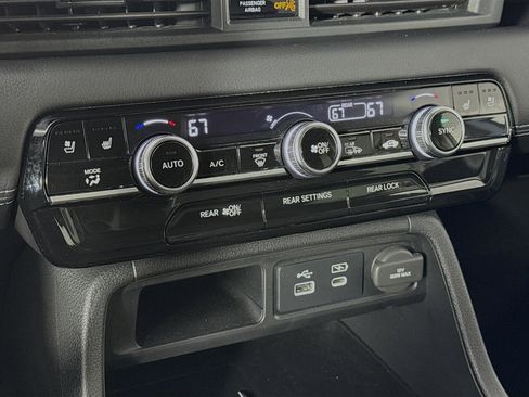 Certified 2023 Honda Pilot Elite image 16