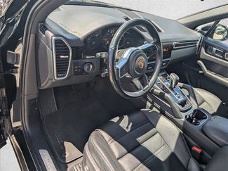 Used 2023 Porsche Cayenne video 3