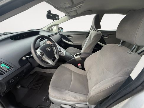 Used 2013 Toyota Prius Two FWD image 10
