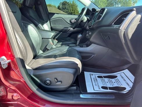 Used 2019 Jeep Cherokee Limited FWD image 50