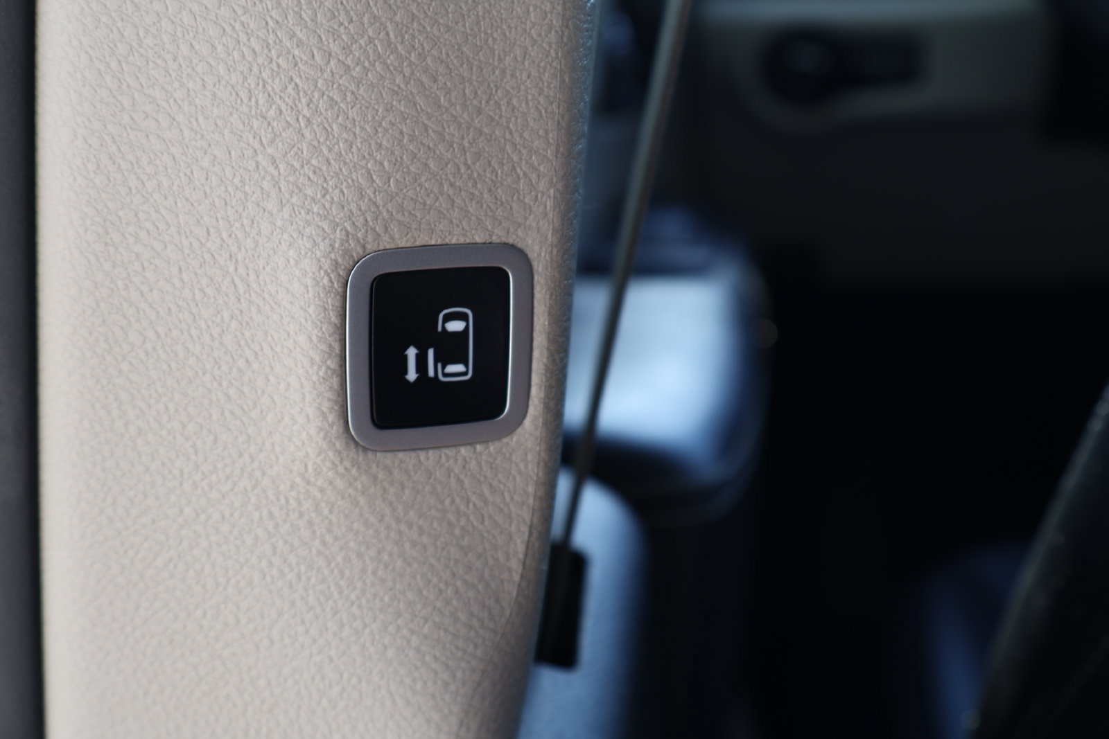 Used 2024 Chrysler Pacifica Touring-L FWD image 14