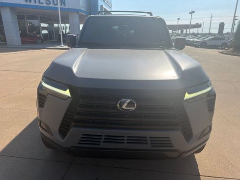 Used 2024 Lexus GX 550 w/ Accessory Package (Z1) AWD/4WD image 8