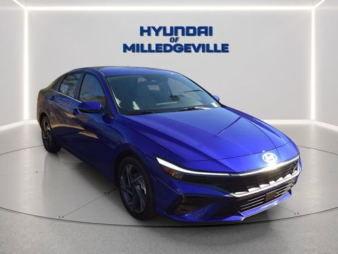 New 2026 Hyundai Elantra Limited FWD image 6